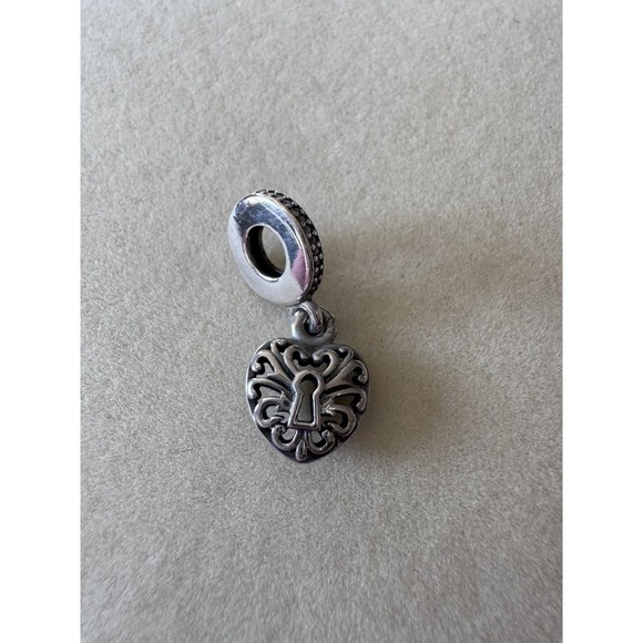 Authentic Pandora Intricate Heart Lock Pendant Charm 791876CZ New With Tags - Picture 2 of 5